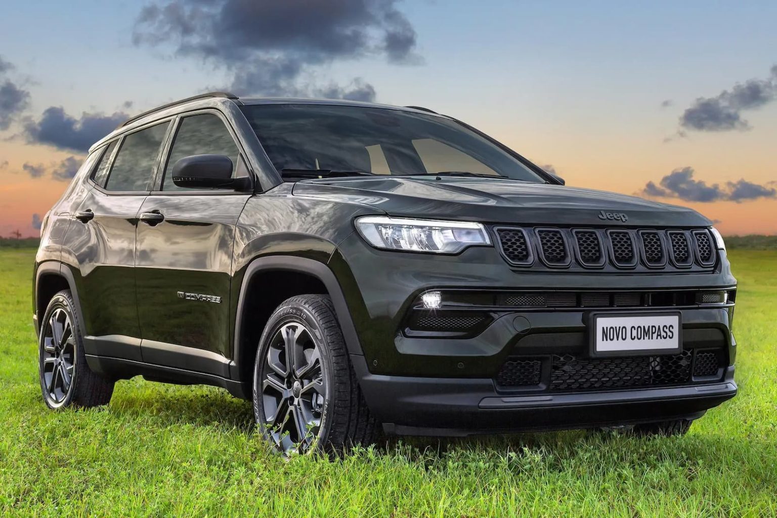 Jeep Compass ou Corolla Cross? Qual o Melhor? Prós e Contras